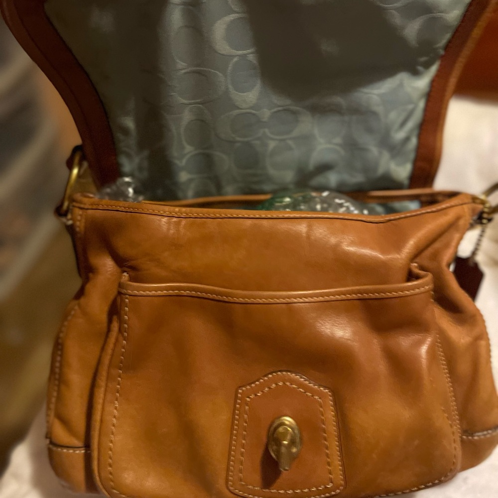 Coach Tan Leather Bag with Blue Lining - Picture 3 of 4